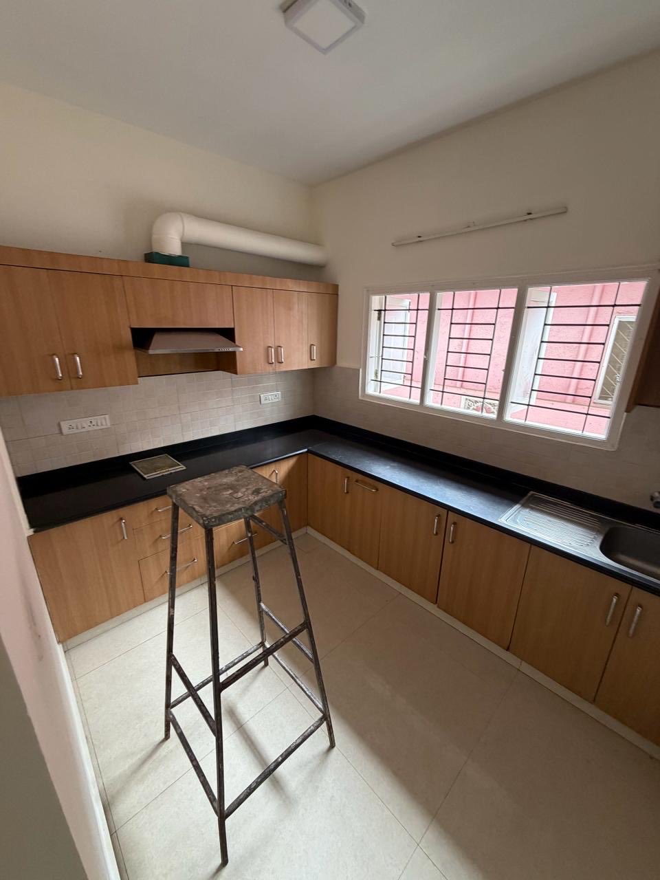 3 BHK in Cooke Town photo 2
